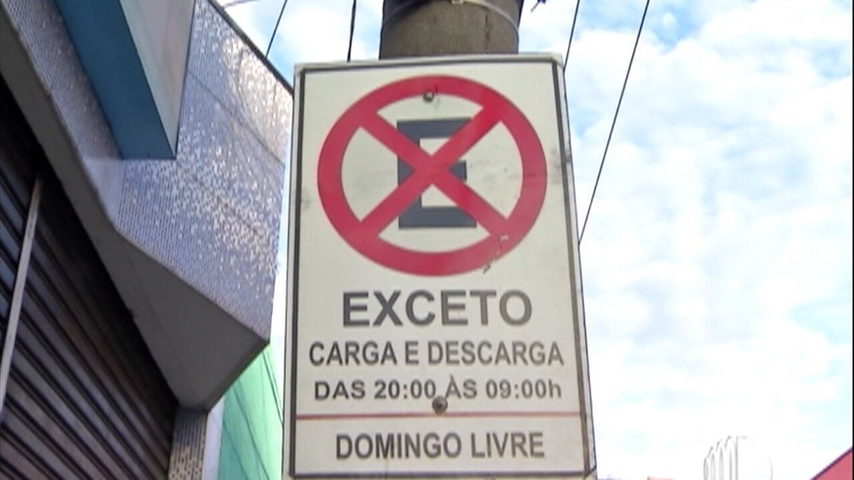 Ponto de carga e descarga é transferido da Rua Ricardo Vilela para a Rua Navajas, no Centro de
