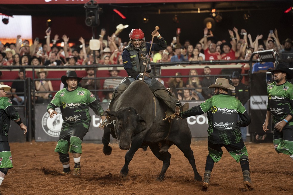 Gustavo Silva venceu final da PBR em Barretos — Foto: Ricardo Nasi/g1