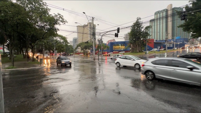 Vale do Paraíba, Litoral Norte e Serra da Mantiqueira seguem em alerta para tempestades com ventos fortes