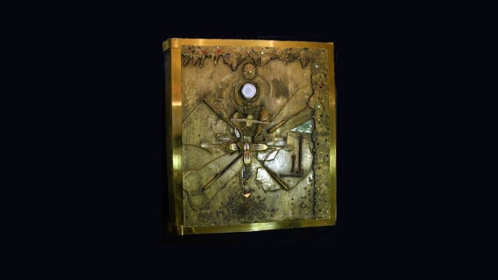 A capa do Livro do Apocalipse (Livre de l'Apocalypse), criada pelo espanhol Salvador Dalí — Foto: THIERRY ZOCCOLAN / AFP