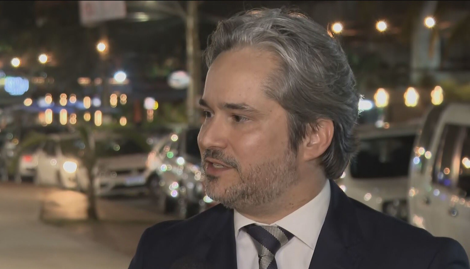 Agressão a turistas em Porto de Galinhas: o que diz a lei sobre cobrança de aluguel de cadeiras e consumação mínima