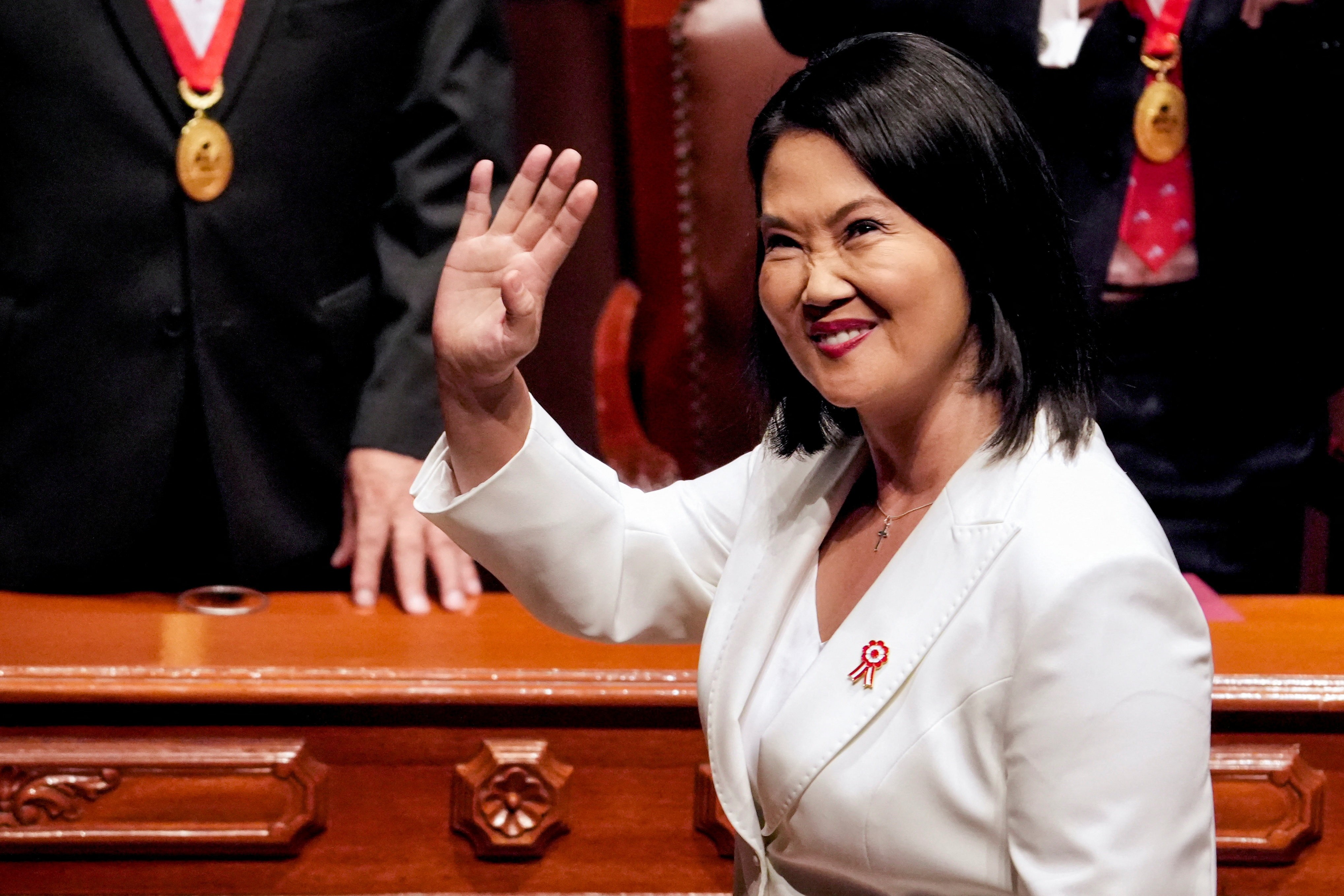 Keiko Fujimori assume Presidência do Peru nesta terça (28) com Javier Milei