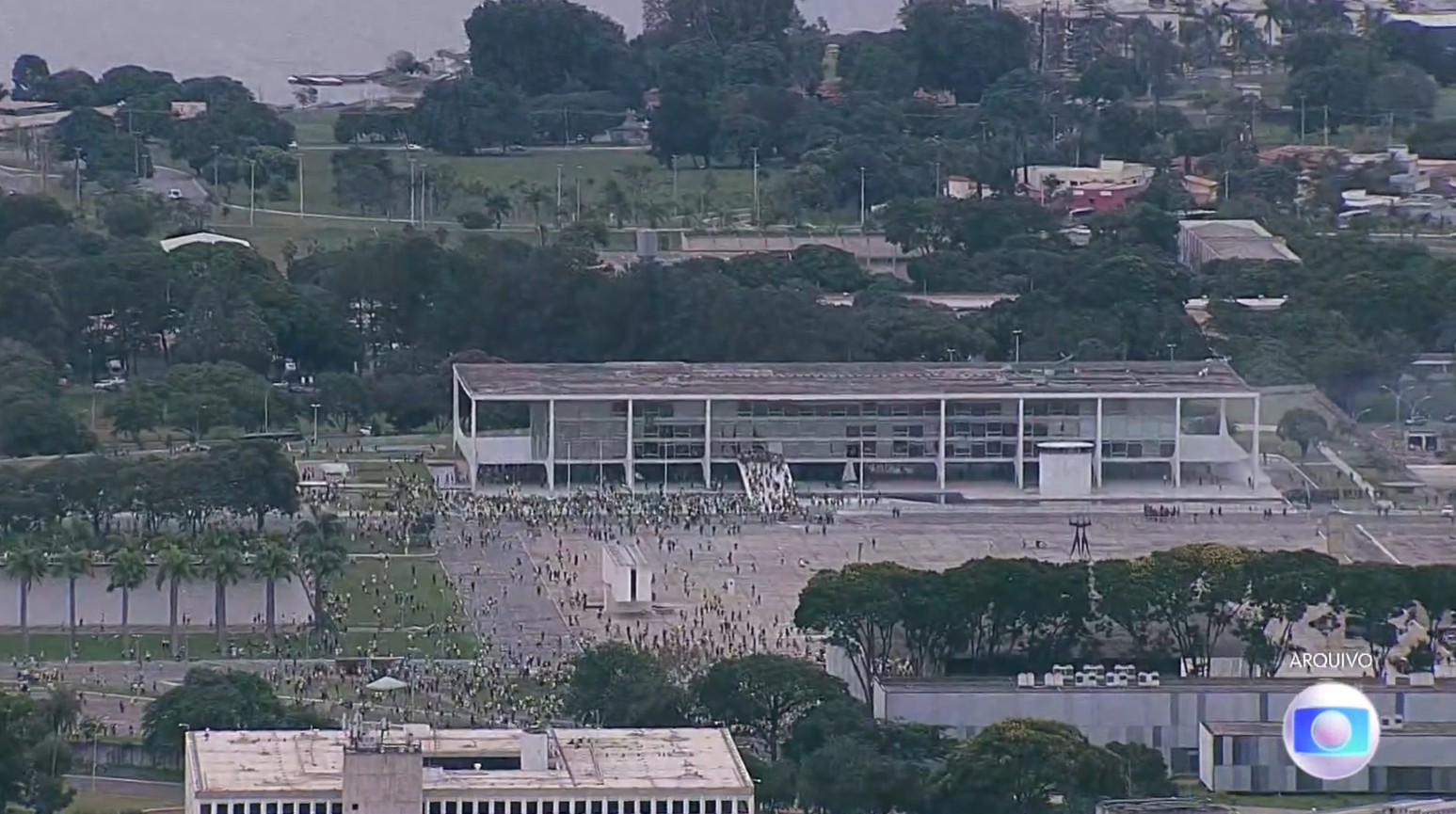 Resposta ao 8/1: novo código eleitoral prevê quarentena para militares na política 