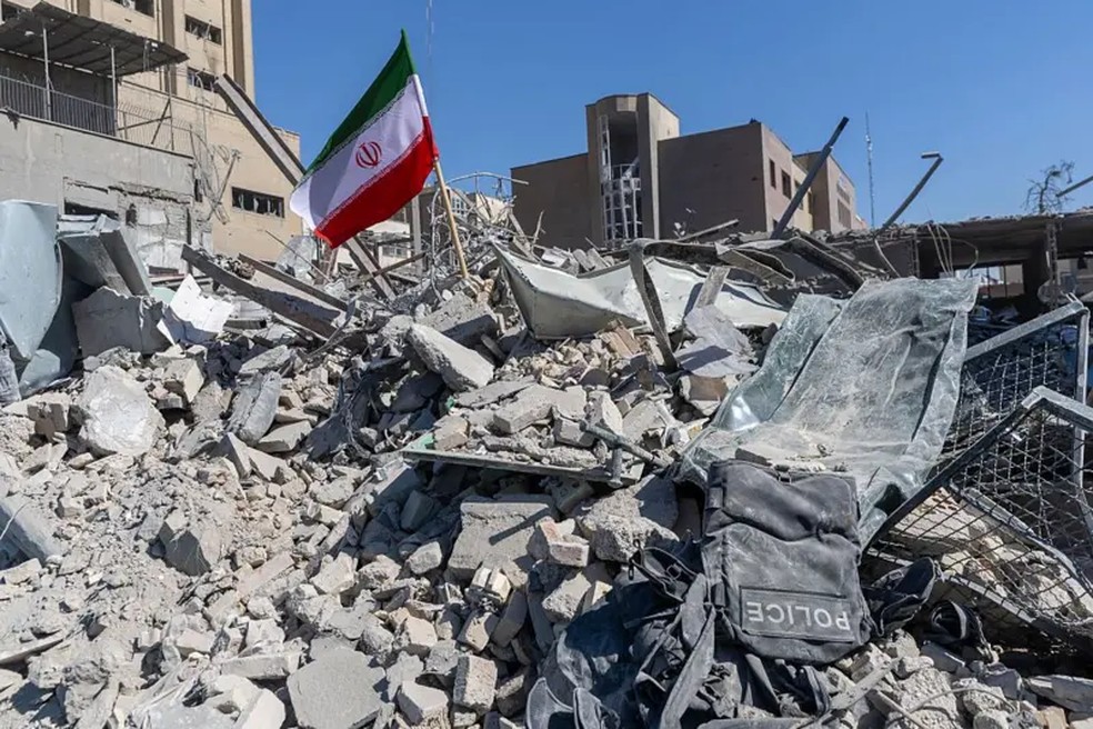Para o Irã, prolongar a guerra só terá vantagem política se a pressão sobre os EUA resultar em concessões nas negociações — Foto: Getty Images via BBC