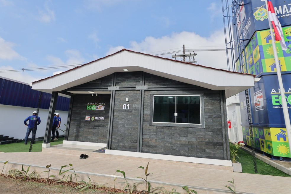 Ecolar: casa de plástico reciclável é apresentada pelo governo do AM como proposta de moradia popular. — Foto: Divulgação/Secom