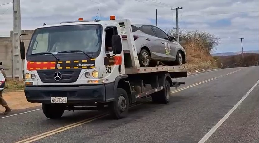 Suspeitos de assaltar joalheria no Sertão da PB são presos após carro cair em ribanceira durante fuga
