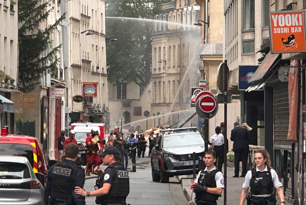 Explosão em Paris — Foto: Reuters