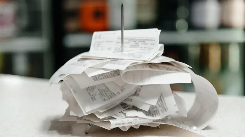 Manusear nota fiscal pode fazer mal saúde? 