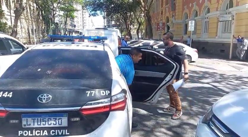 Segurança de padaria é preso por roubo contra o próprio estabelecimento em Niterói; bandidos levaram R$ 10 mil 