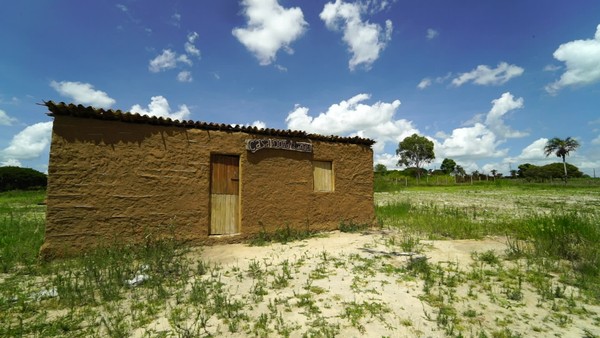 Réplica da casa em que Lula passou a infância em Caetés, no Agreste de Pernambuco — Foto: San Costa/TV Globo