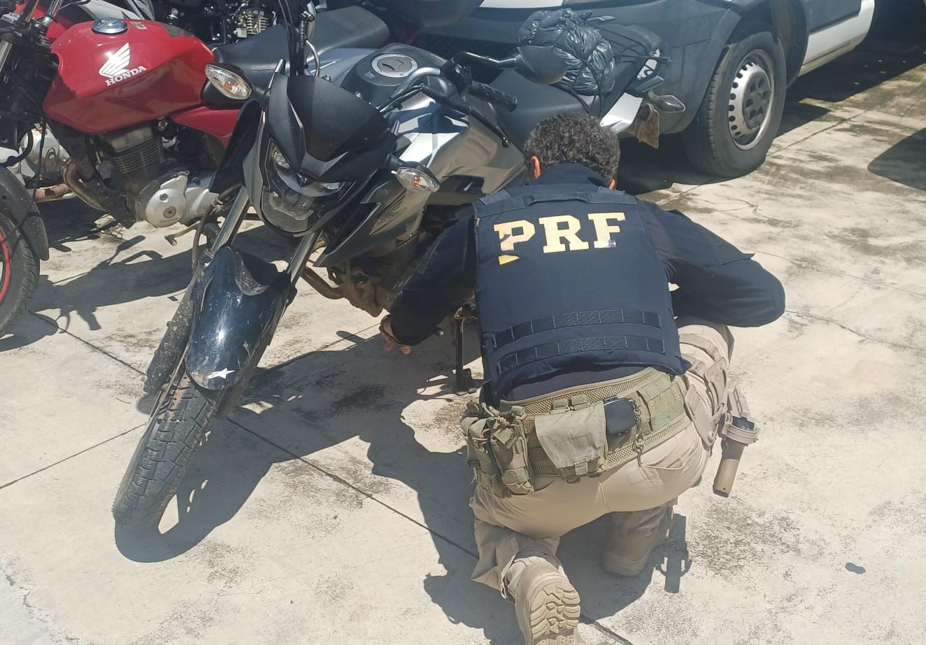 Homem é preso com moto roubada na BR-393, em Barra do Piraí