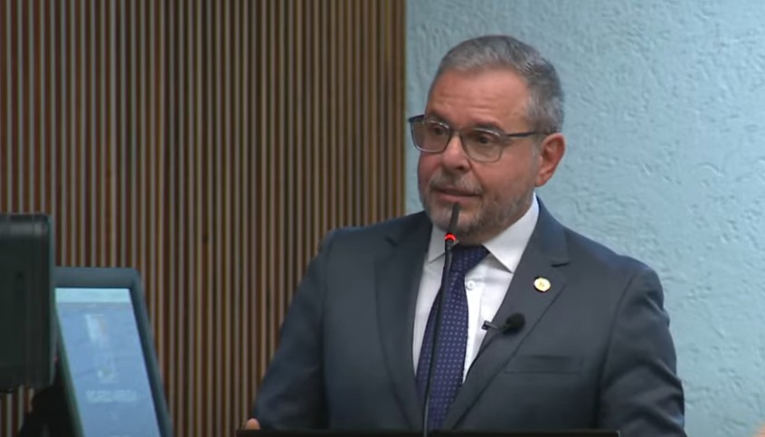 Deputado Ricardo Arruda nega rachadinha e lavagem de dinheiro: 'Vocês têm que lavar a boca quando falar no meu nome'