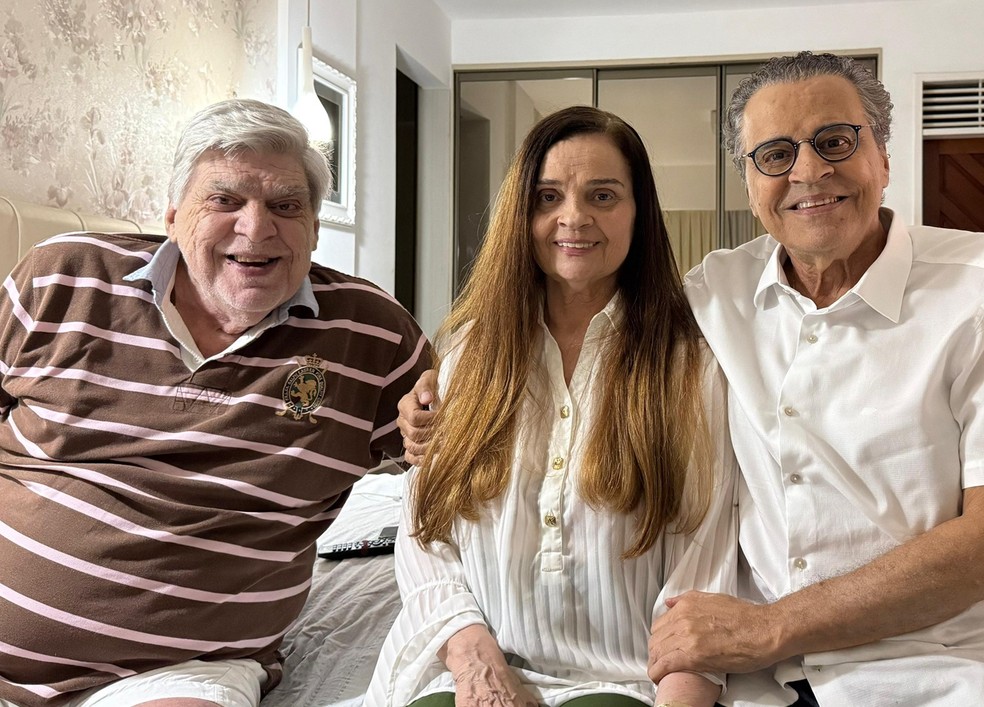 Aluízio Alves Filho ao lado dos irmãos Ana Catarina e Henrique Eduardo Alves — Foto: Heitor Gregório/Cedida