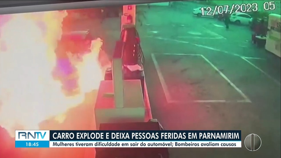 Vídeo mostra momento de explosão de carro em posto de gasolina da Grande Natal — Foto: Reprodução