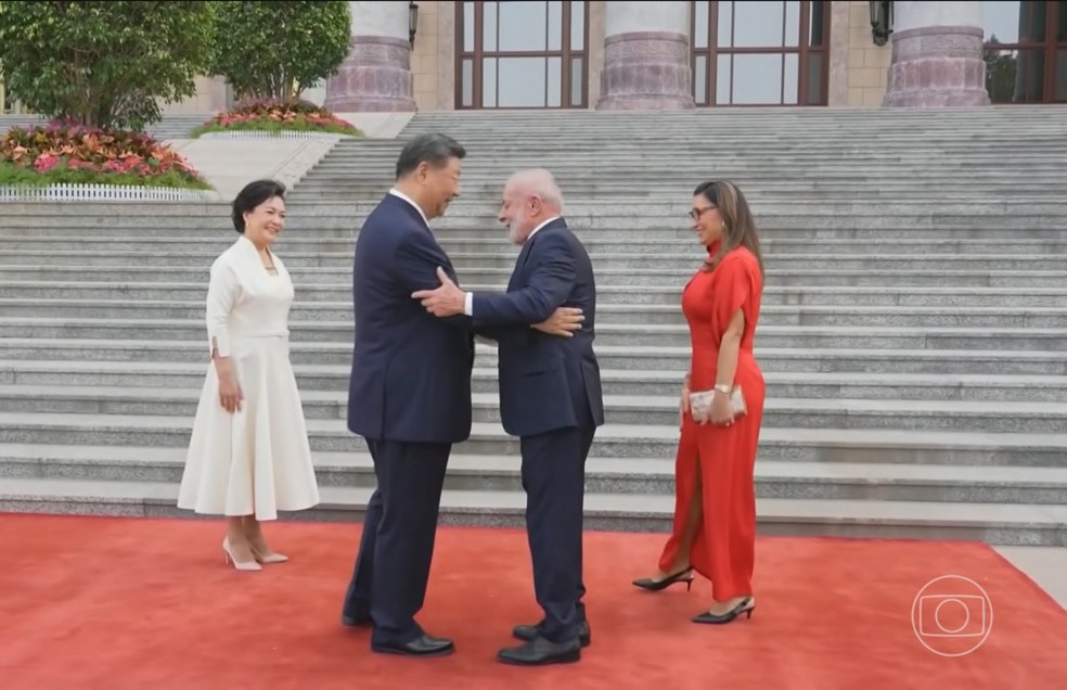 Em Pequim, Lula e Xi Jinping assinam acordos de cooperação nas áreas de finanças, tecnologia e infraestrutura — Foto: Jornal Nacional/ Reprodução