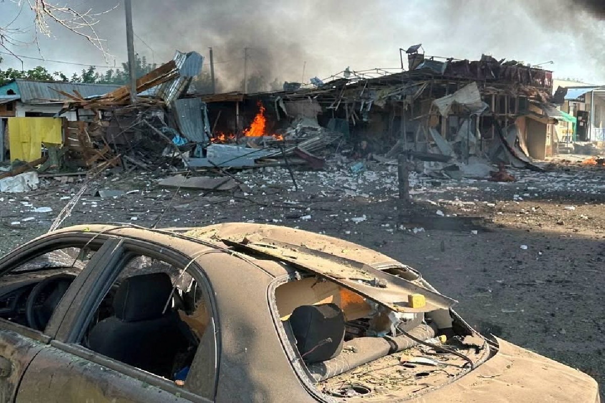 Bombardeio russo mata ao menos 10 pessoas na Ucrânia; Moscou relata ataques com mais de 600 drones