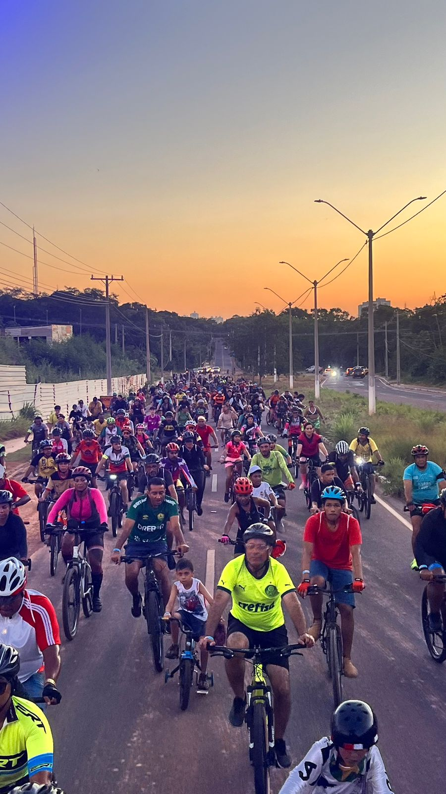 11° Pedal Centro América arrecada doações para o RS e 2 mil pessoas participam do evento em Cuiabá 