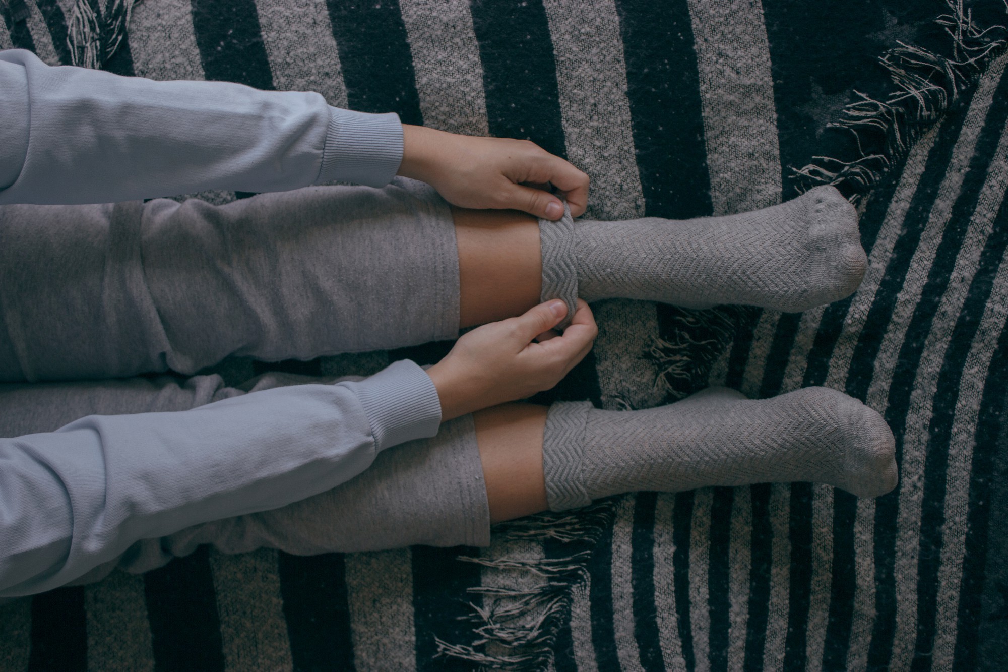 A verdade suja sobre o que há em suas meias: bactérias, fungos e tudo o que vive entre os dedos dos pés