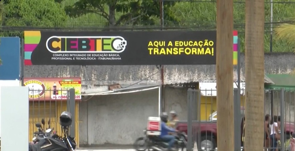 Diretor do CIEBTEC é afastado de cargo após estudantes denunciarem importunação sexual e racismo — Foto: Reprodução/TV Santa Cruz