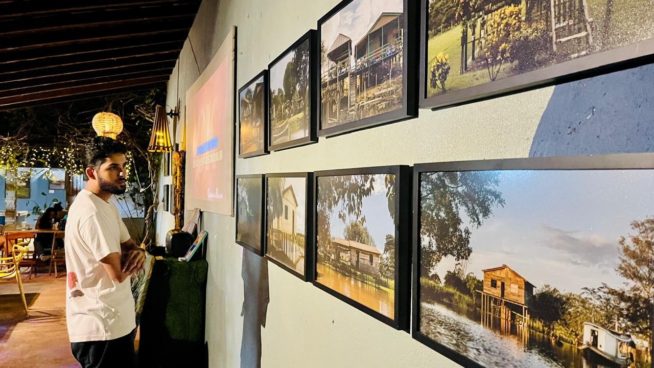 Exposição 'Casa de Várzea' da fotógrafa santarena Bárbara Vale está em cartaz em Itaituba
