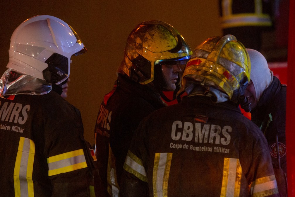 G1 - 'Plano de prevenção não é válido' diz bombeiro após incêndio na Sogipa  - notícias em Rio Grande do Sul