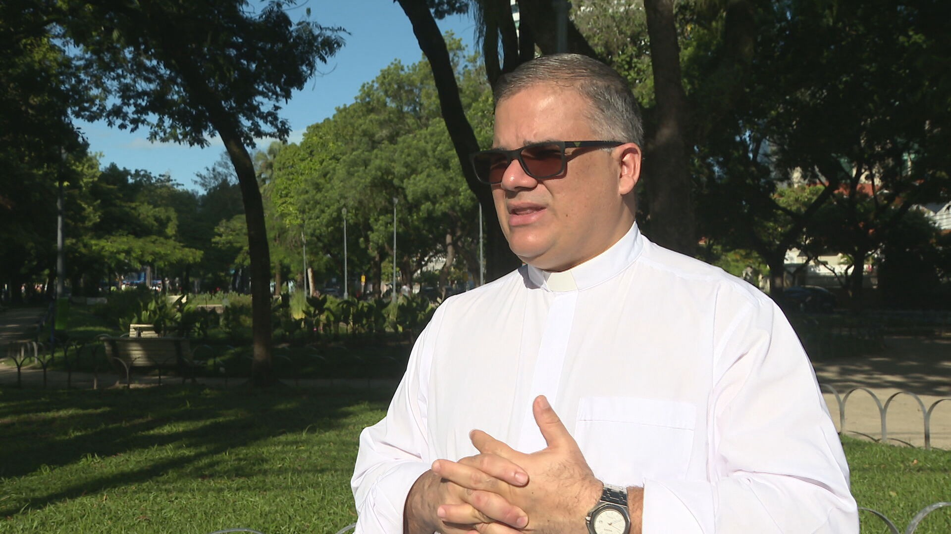 Padre pede para fiéis esconderem alianças nas missas em meio a onda de assaltos na Zona Norte do Recife: 'Venham solteiros'
