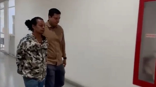 Homem mata a ex e expulsa enteada para ficar com o genro