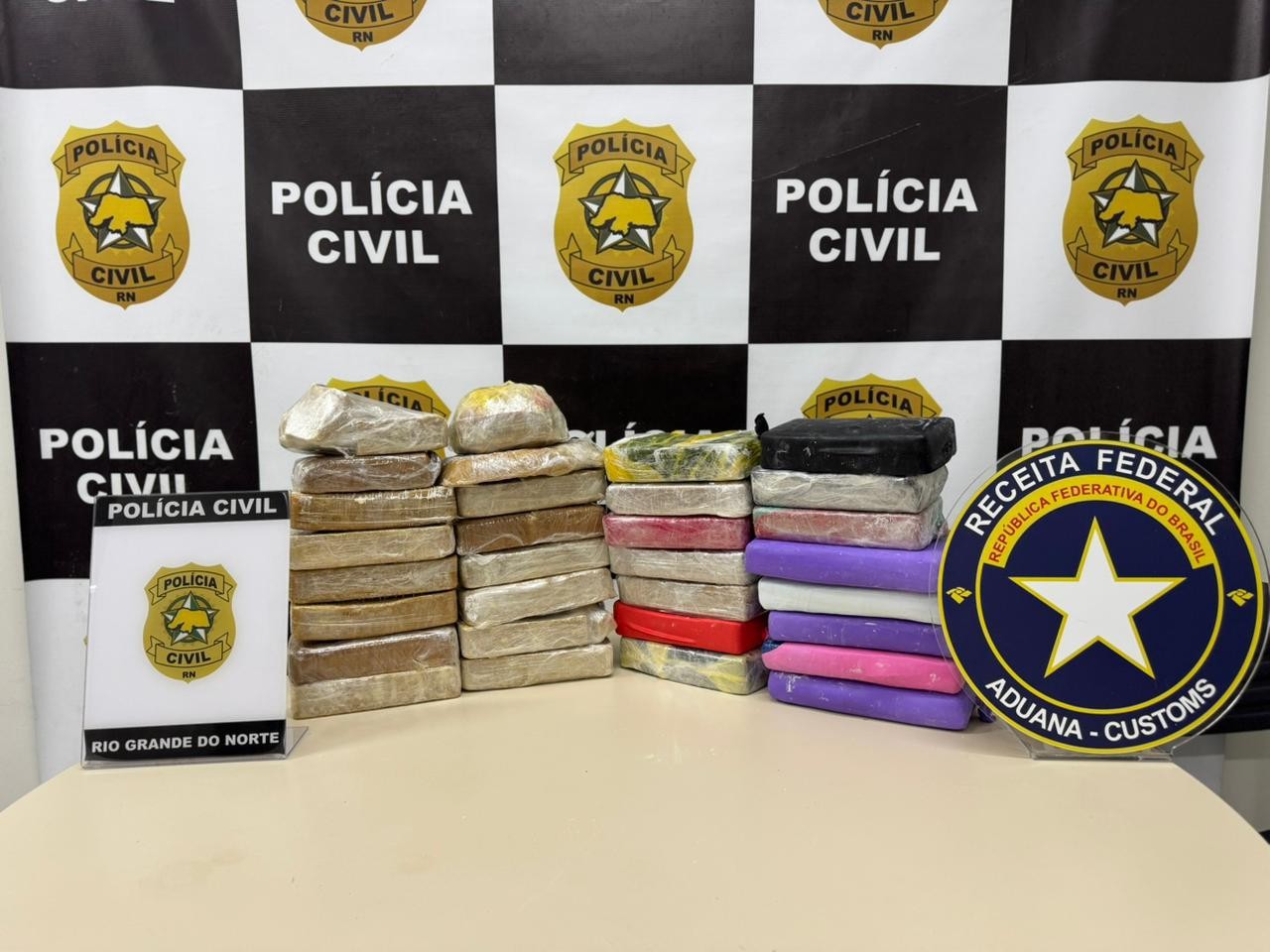 Mais de 30 kg de drogas são apreendidas em transportadoras na Grande Natal