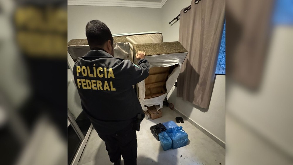 PF encontra quantia milionária escondida debaixo de colchão em operação contra o tráfico em MG