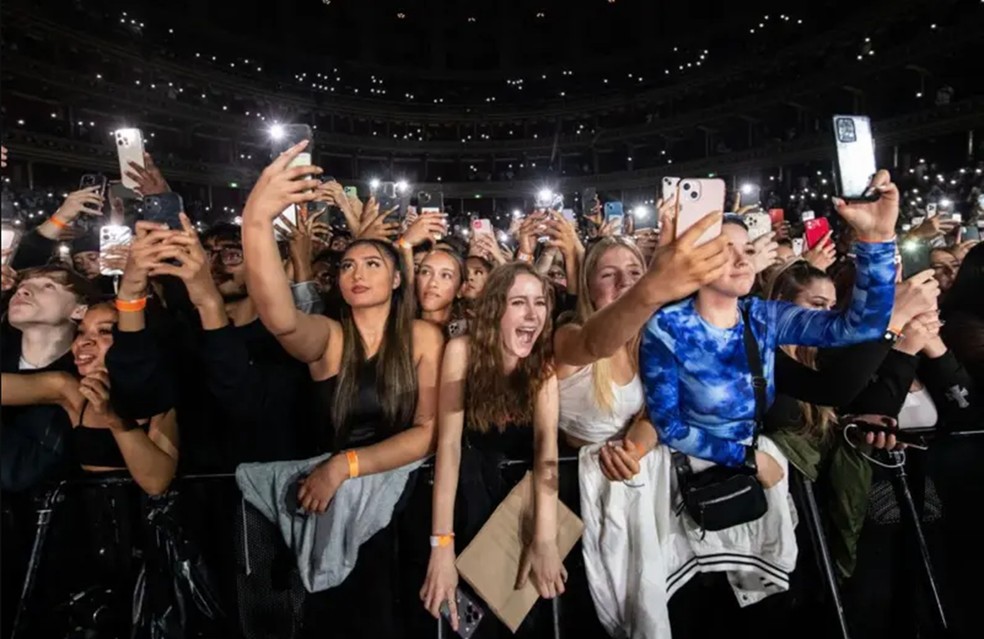 Os jovens da "Geração Z" estão cada vez mais evitando o álcool — Foto: Getty Images
