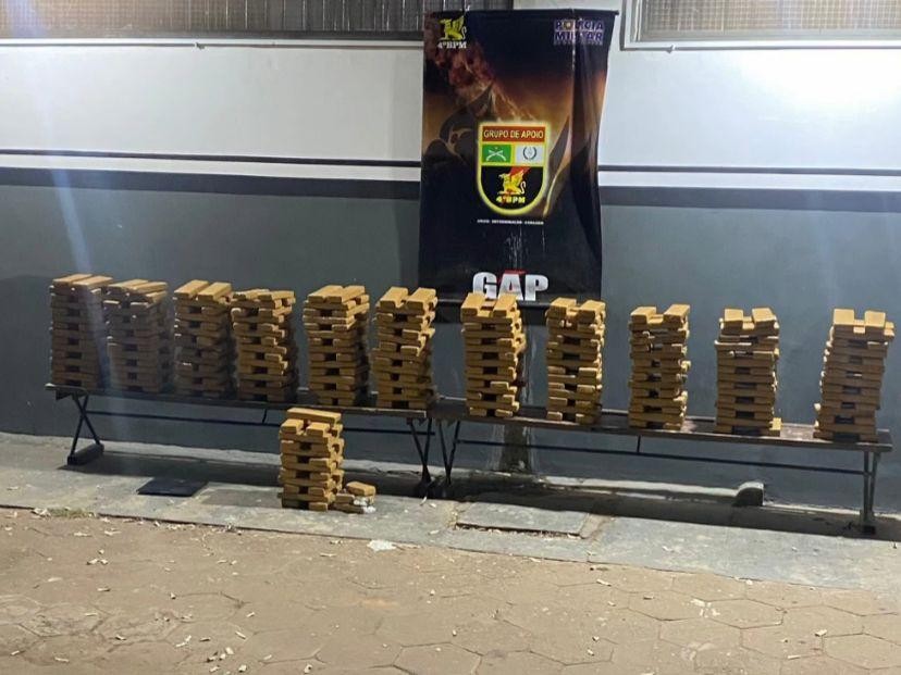 Mulher é presa por tráfico de drogas e mais de 300 tabletes de maconha são apreendidos em Várzea Grande (MT) 