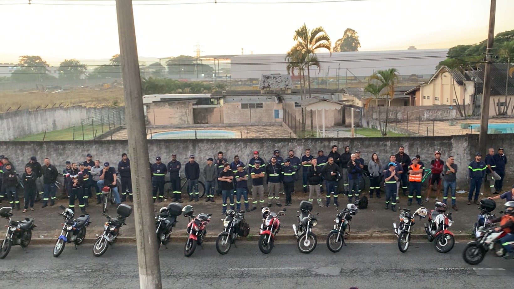 Funcionários da Zeentech entram em greve em Taubaté e podem impactar produção da Alstom