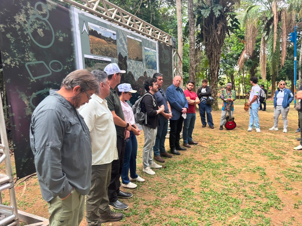 Visitantes participaram de caminhadas guiadas, exposições de peças arqueológicas e atividades educativas que apresentaram a história dos geoglifos no Acre — Foto: Júnior Andrade/Rede Amazônica Acre