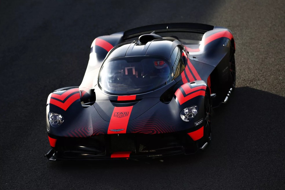 Max Verstappen participou dos teste do Aston Martin Valkyrie — Foto: Divulgação / Aston Martin