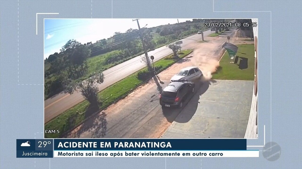 Motorista Perde Controle De Carro Em Alta Velocidade E Bate Em Veículo Estacionado Em Mt Veja 