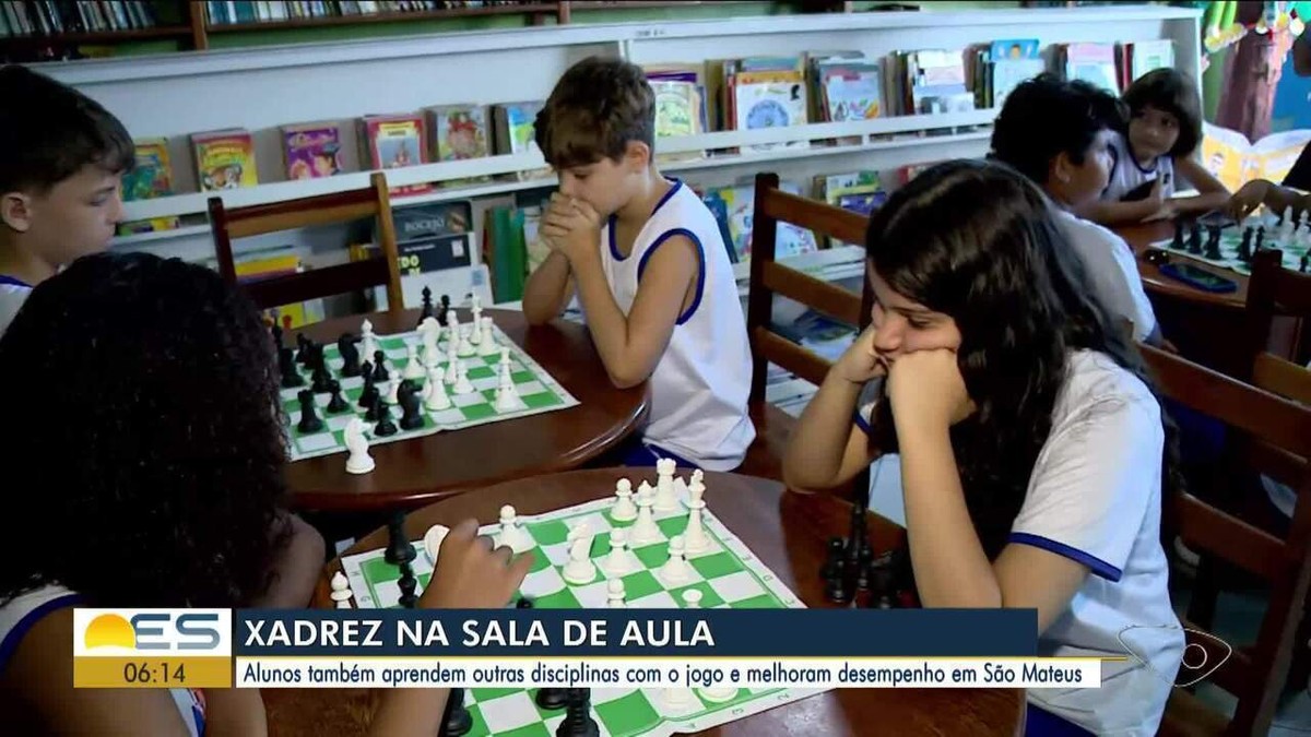 Projeto de xadrez ensina história, matemática e até educação física para estudantes de escola pública no ES