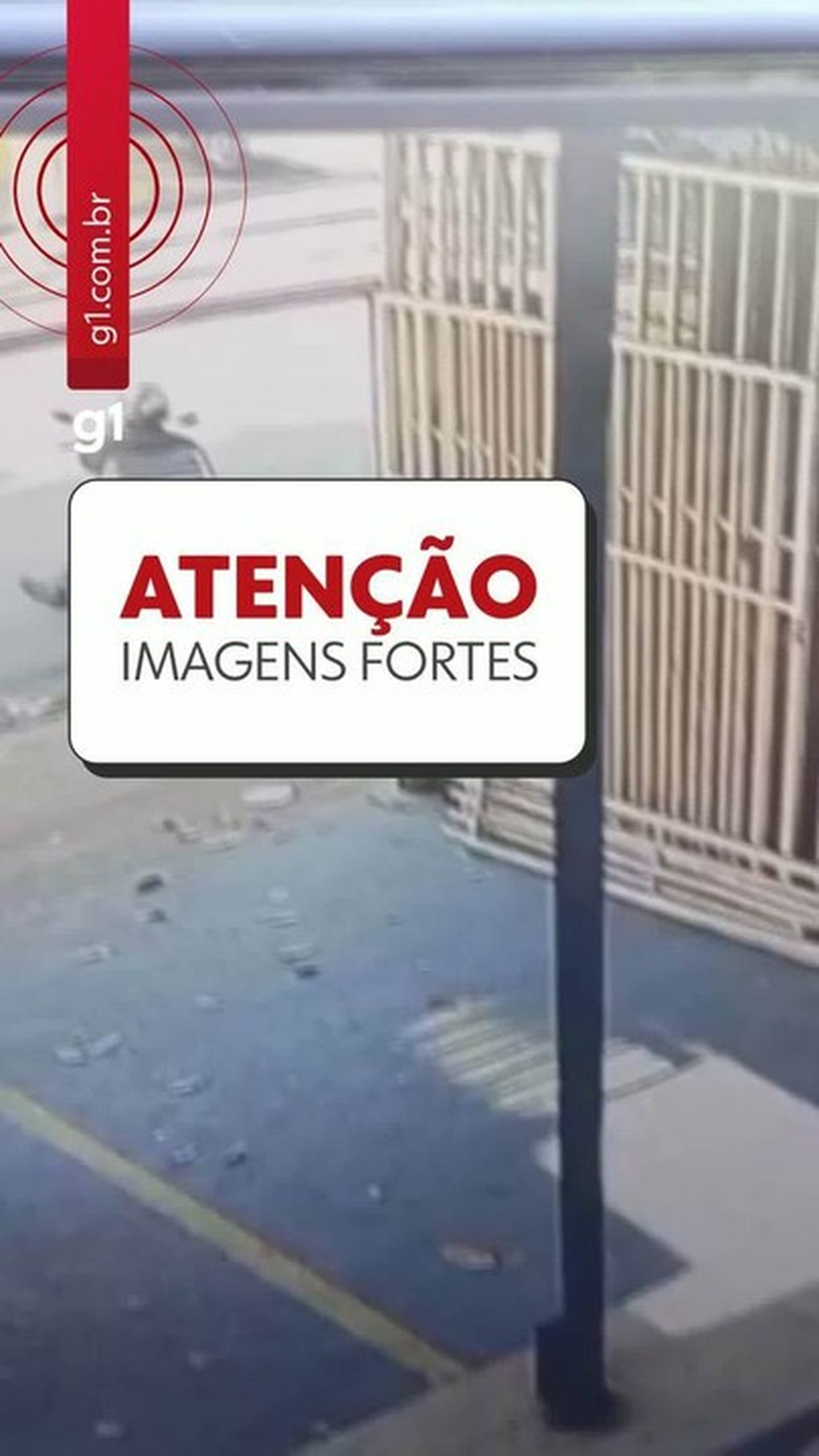 VÍDEO: Ônibus do MOVE atinge motoboy que estava em moto estacionada em BH