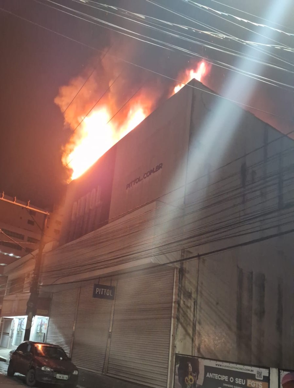 Incêndio atinge loja de calçados no Centro de Brusque, SC — Foto: CBMSC/Divulgação