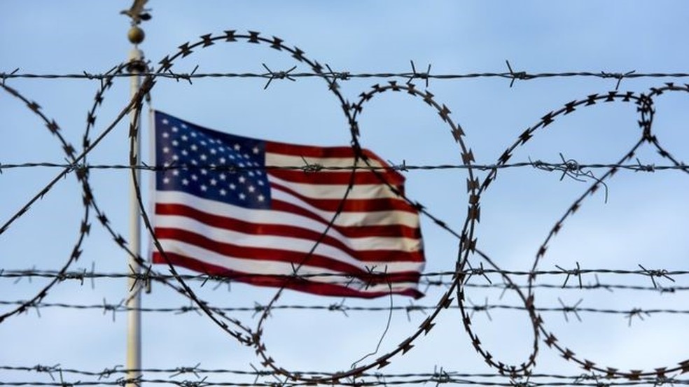 Durante a pandemia, governo dos EUA endureceu as regras para quem tenta cruzar a fronteira. — Foto: Getty Images/ BBC