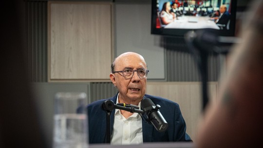 PIX é melhor que métodos de pagamento americanos e por isso virou alvo, diz ex-presidente do Banco Central -
Para Henrique Meirelles, governo brasileiro deve negociar revisão da taxa de 50% anunciada por Donald Trump - e, se for preciso, abrir mão de algumas das tarifas que tem em vigor contra os EUA.