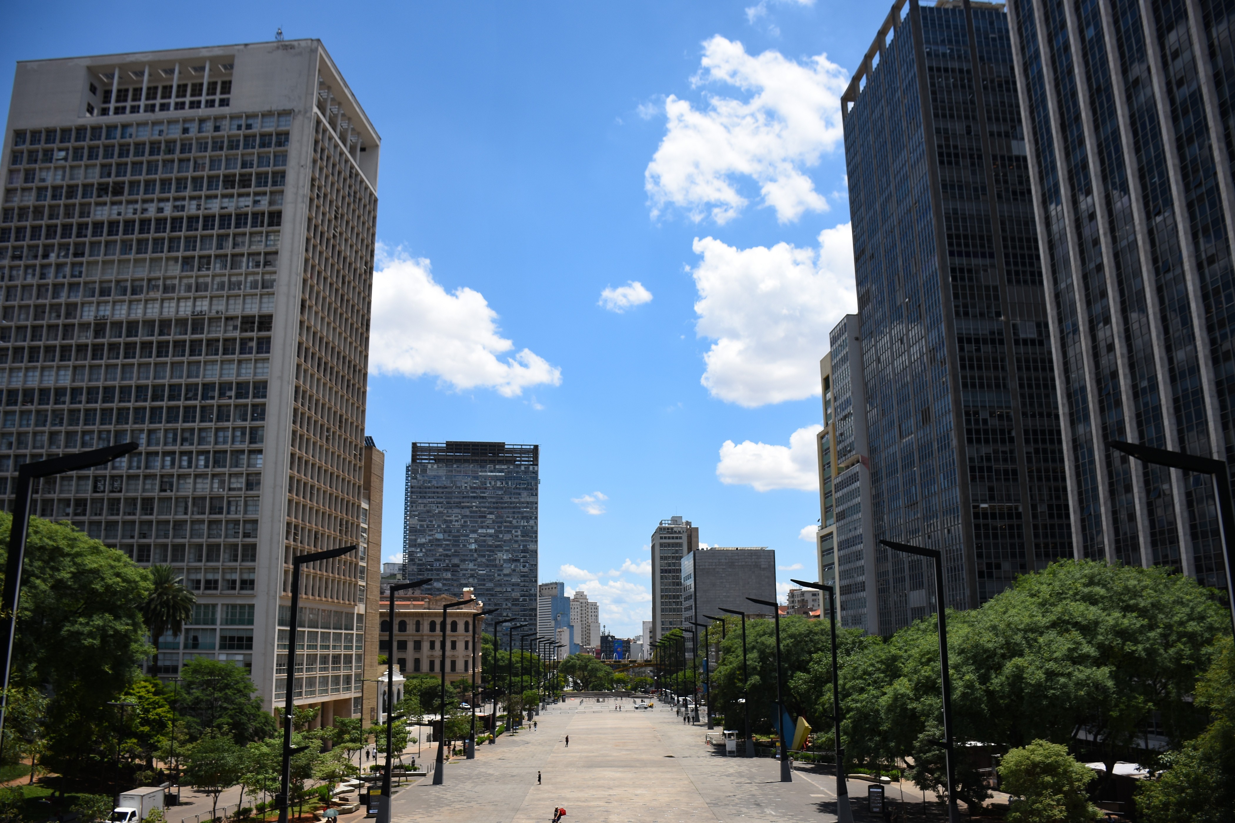 Mutirão oferece 25 mil vagas de emprego no Vale do Anhangabaú, no Centro de SP