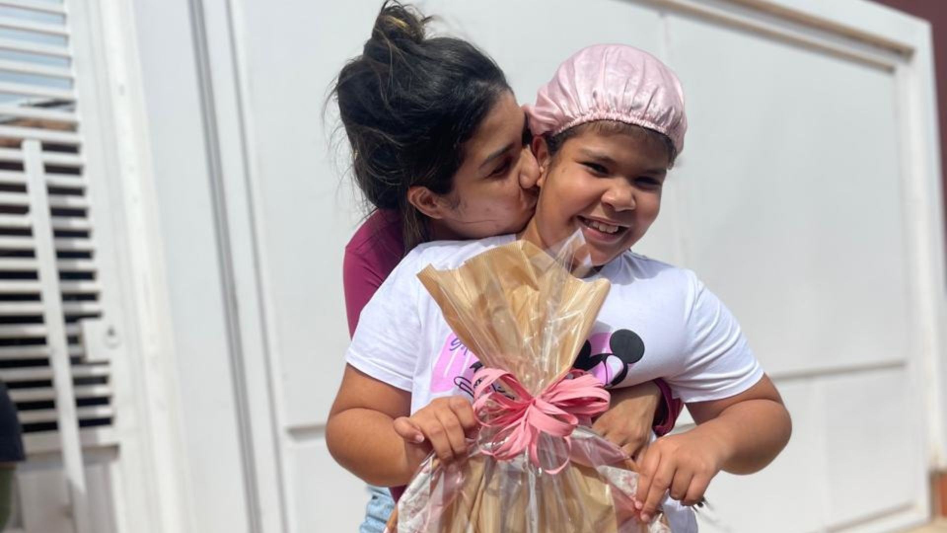 Mãe que recebeu diagnóstico de TDAH a partir do tratamento da filha destaca laço entre elas para enfrentar desafios: 'Descobrindo juntas'