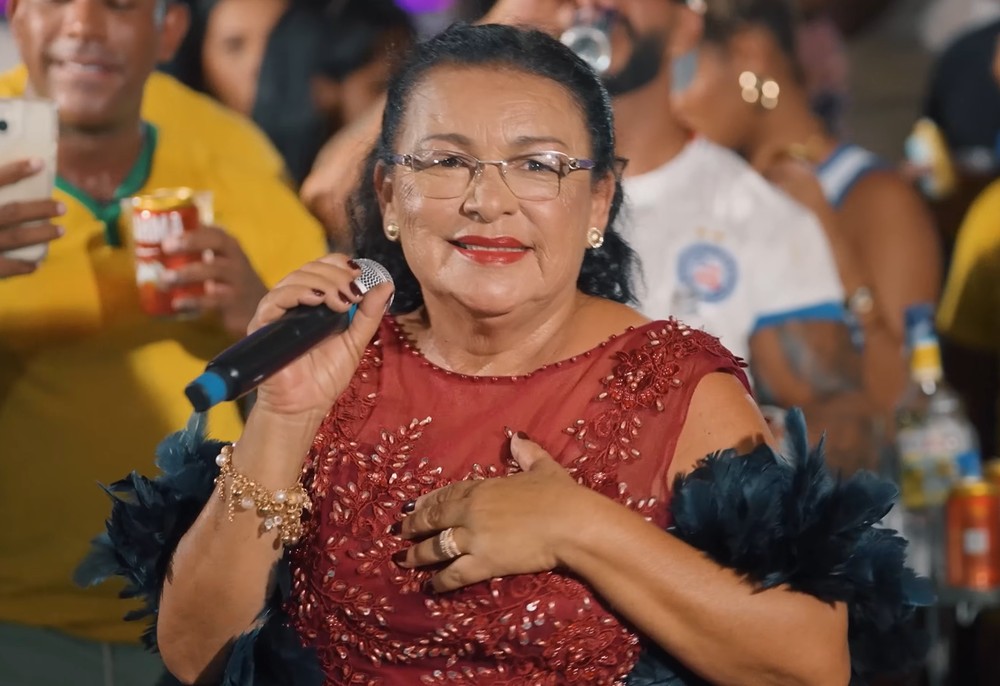 Conheça Mainha do Brega, a costureira que virou cantora aos 63 anos ...