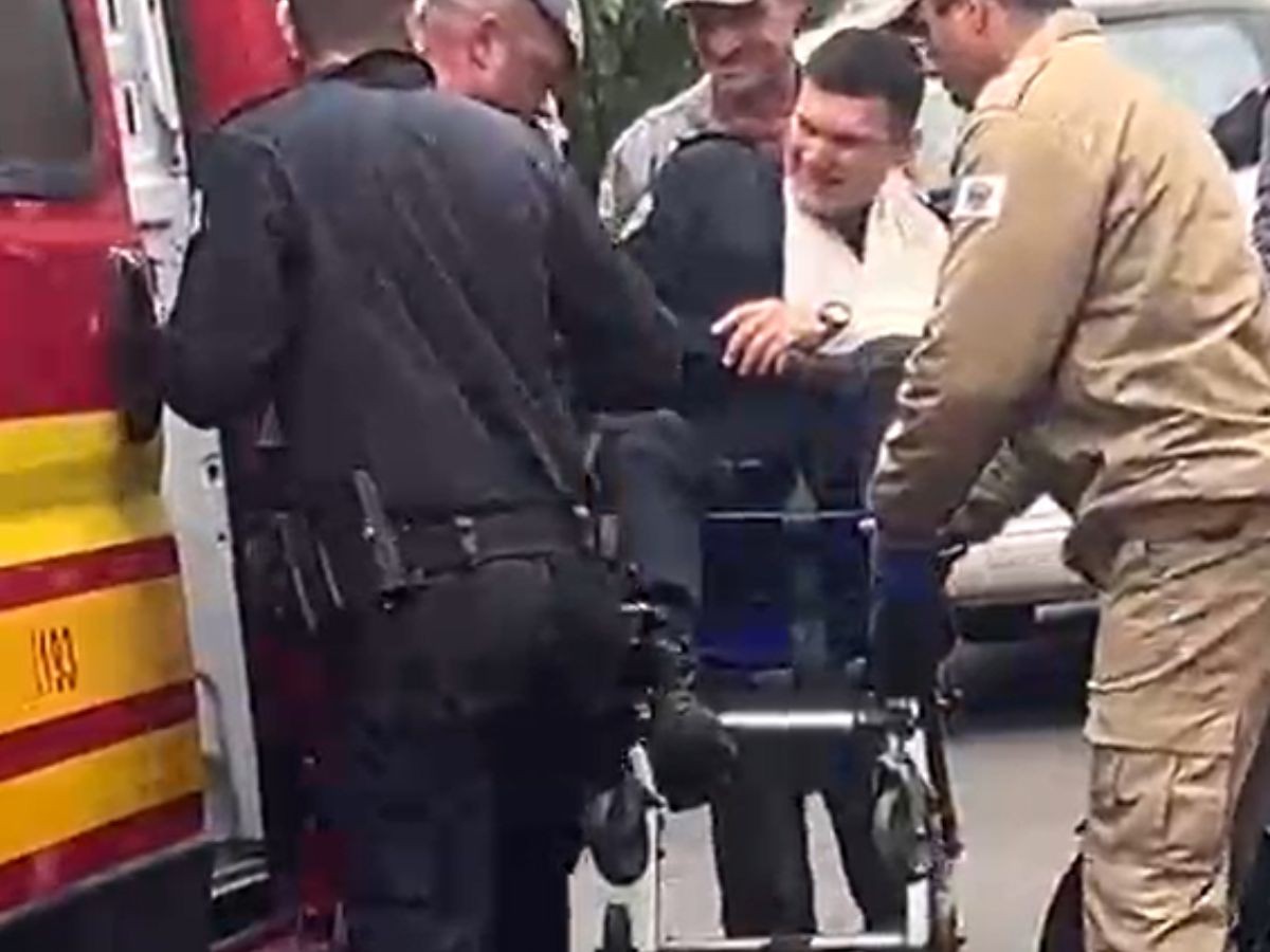 VÍDEO: guardas entram em luta corporal com suspeito em abordagem policial e são socorridos com cadeira de rodas, em Serra Negra