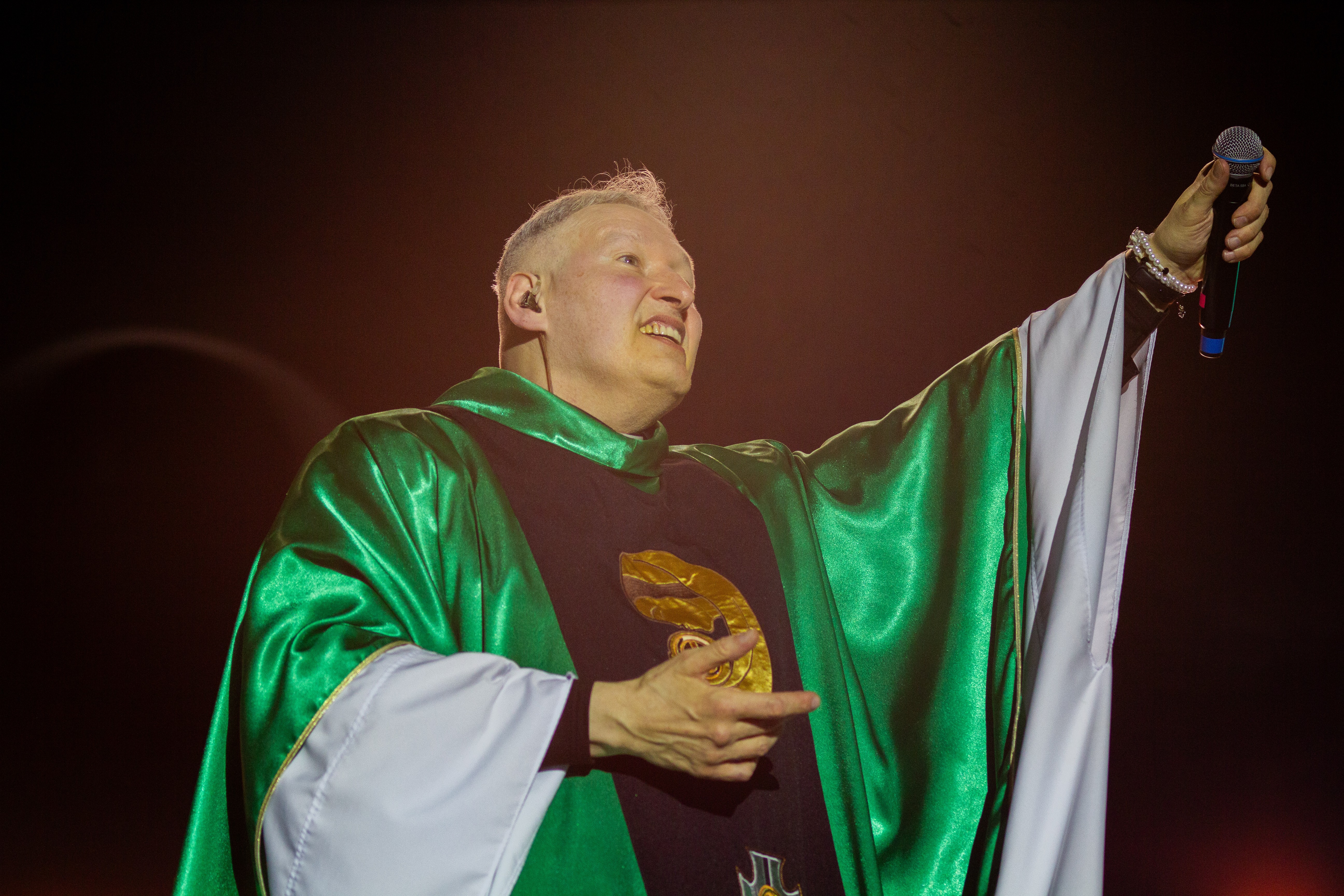 Padre Marcelo Rossi reúne milhares de pessoas em corrente de oração no Hallel e confirma retorno para 2027