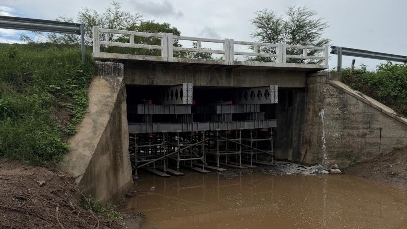 Trecho da PE-145 é interditado para obra emergencial em ponte; veja rotas alternativas