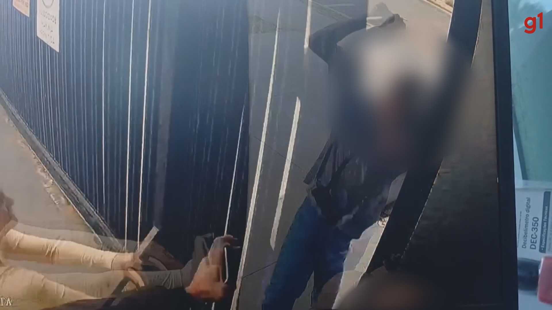 Homem esfaqueia porteiro após tentar vender celular furtado do próprio condomínio no Paraná, diz PM