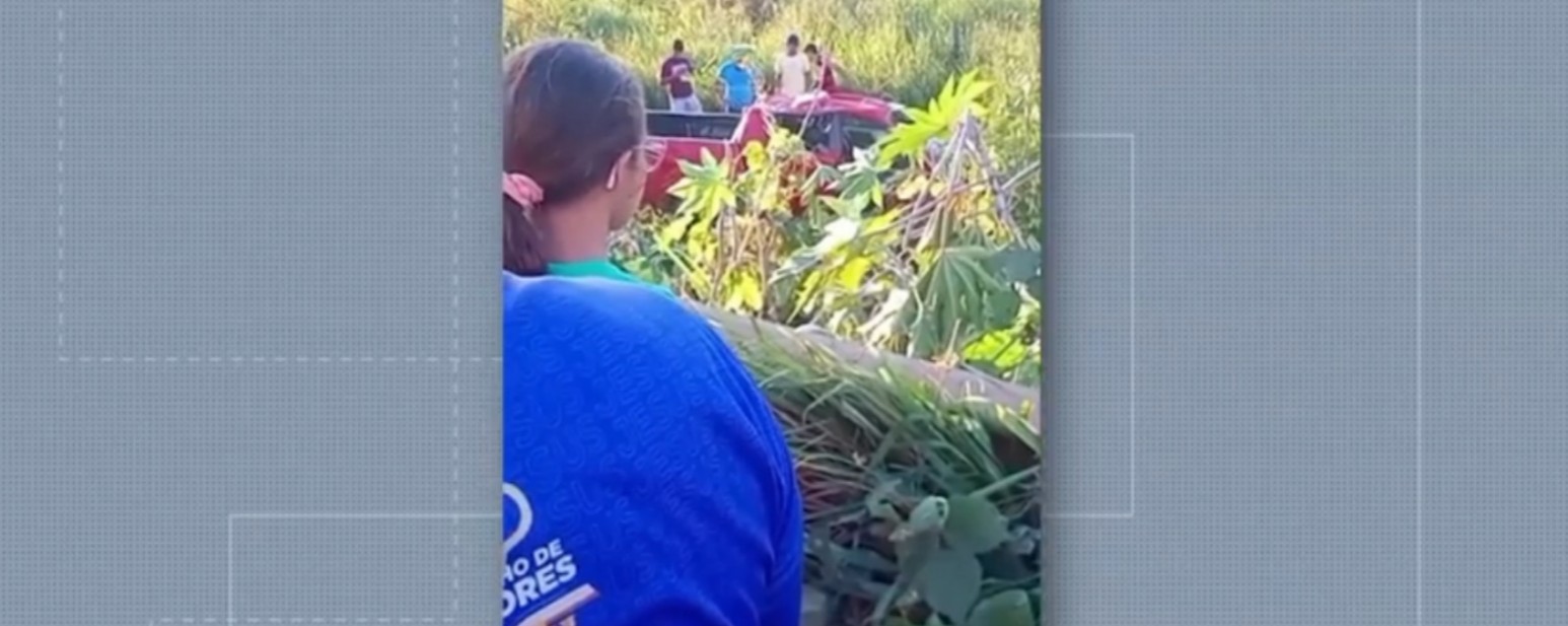 Mulher morre após acidente entre caminhonete e caminhão na BR-230, no Pará