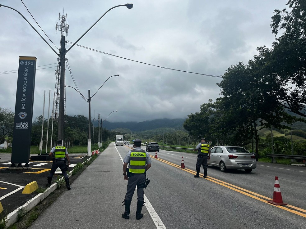 Rodovia Floriano Rodrigues Pinheiro com sinalização na manhã desta sexta-feira (15) — Foto: Lucas Rodrigues/TV Vanguarda