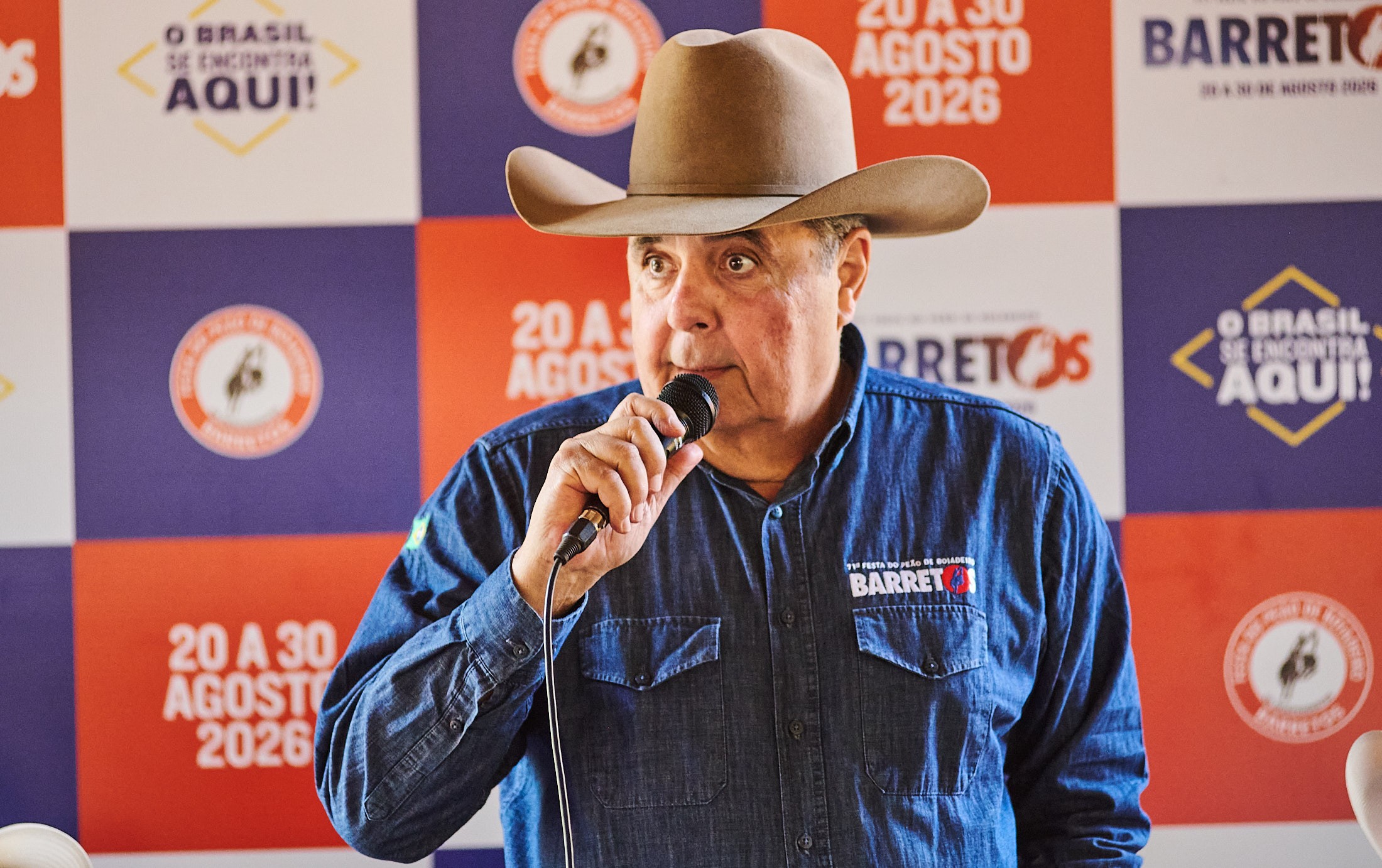 Campeão mundial e vencedor do The American: Rodeio Internacional reúne estrelas da montaria em touros em Barretos